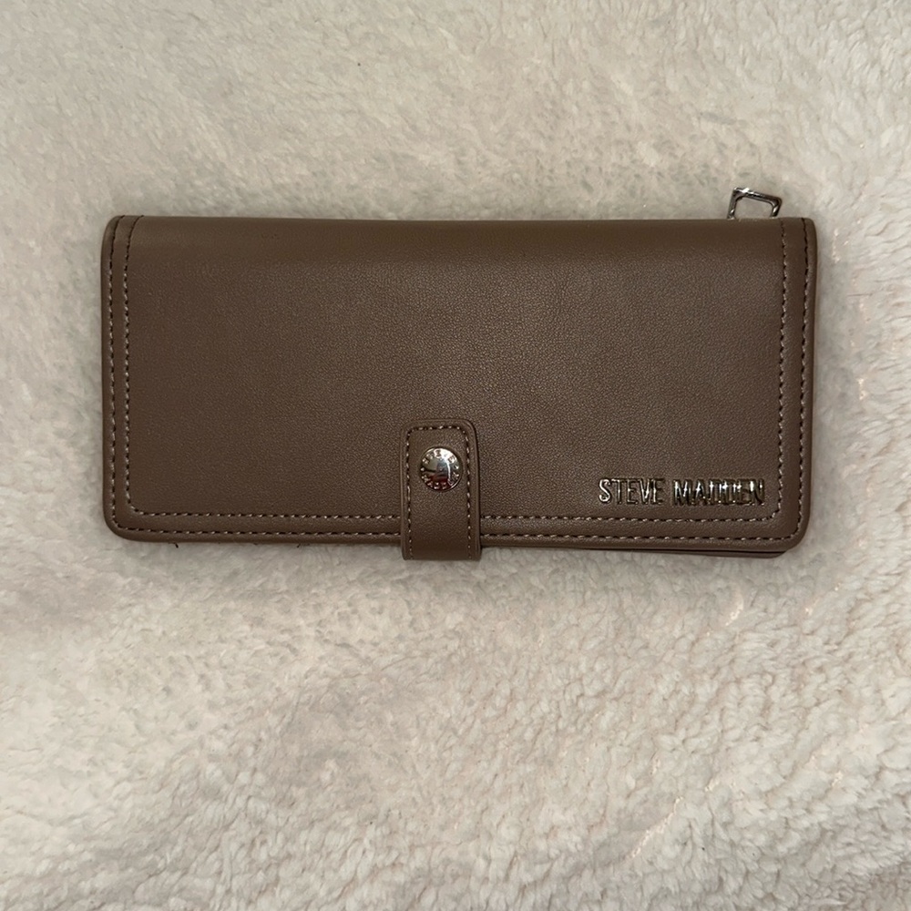 Steve Madden Tan Wallet with Logo Accent